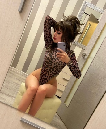 Молодая, стройная красотка ждет вас для ярких и страстных встреч. Готова исполнить ваши самые смелые фантазии. Приезжай ко мне и получи море удовольствия! 1070, 33 года