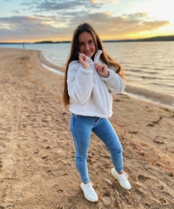 Аппетитная красотка с ангельским лицом и горячим темпераментом ждет встречи с обаятельным мужчиной. Ты откроешь для себя новые грани удовольствия. Звони скорее! 2359, 23 года