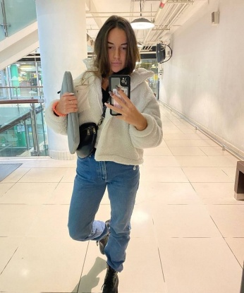 Аппетитная красотка с ангельским лицом и горячим темпераментом ждет встречи с обаятельным мужчиной. Ты откроешь для себя новые грани удовольствия. Звони скорее! 2359, 23 года