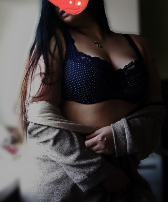 Мое обаяние и элегантность обязательно покорят тебя. Буду рада познакомиться с мужчиной, который ценит настоящую женскую красоту. Гарантирую полное удовлетворение и незабываемые моменты в моем обществе. Отзывы от предыдущих встреч подтвердят мои таланты.😉 Фото 100% мои, без фотошопа! Жду тебя в своей уютной квартире в Москве или могу приехать к тебе. Давай создадим настоящую пикантную и страстную атмосферу вместе! 💋 9814, 25 лет